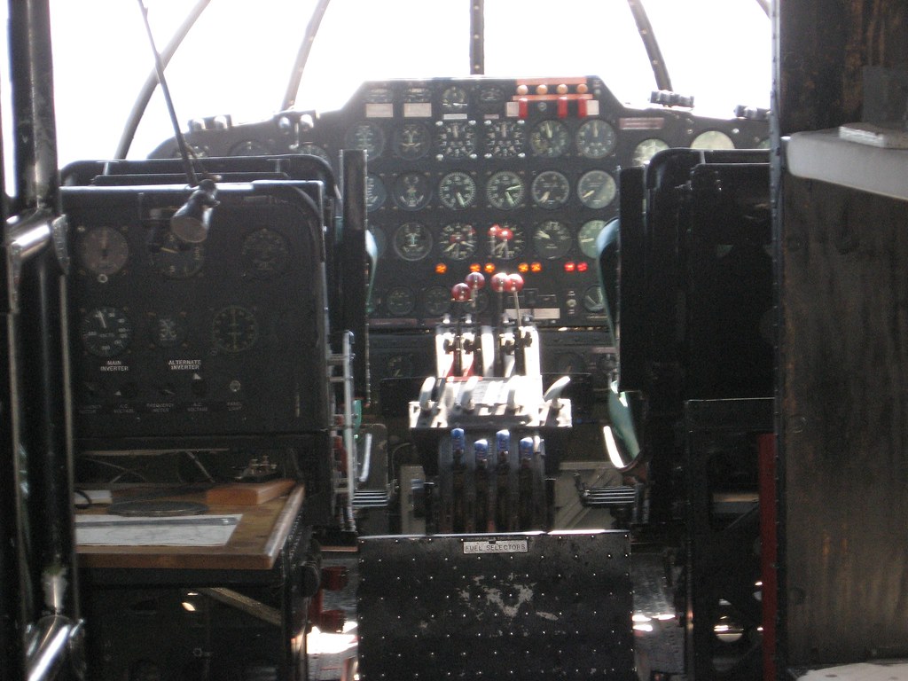Solent Cockpit, instruments, pilot's seats, crew stations