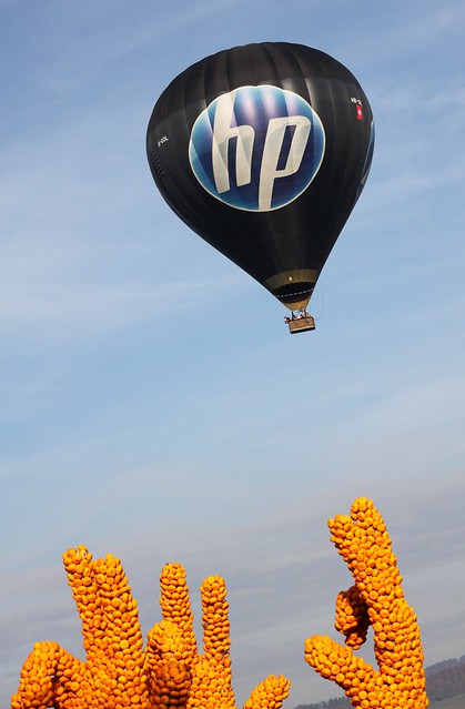 Hewlett Packard Balloon and Pumpkin Hands