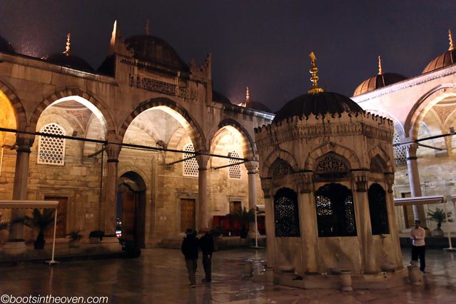 Courtyard of the New Mosque on a rainy night