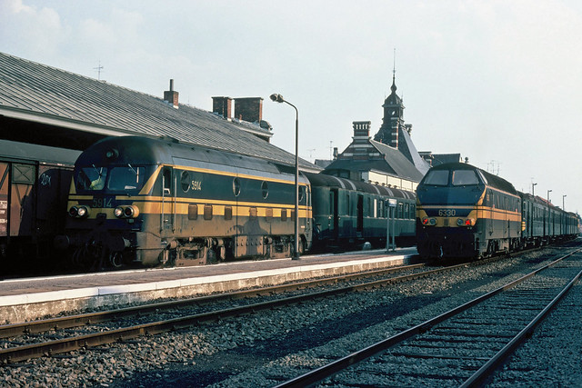 NMBS HLD 5914 en 6330 in Turnhout, 1978.