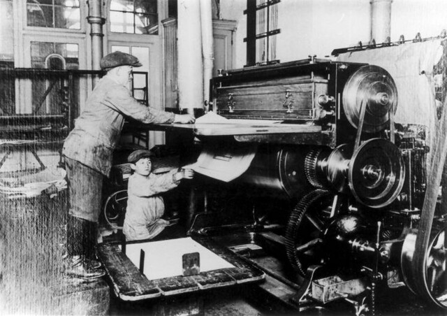 Kinderarbeid in drukkerij / Child labour in a printing company