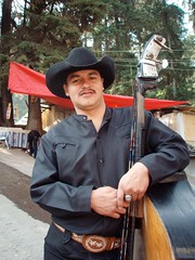 Musician - Músico; al sur de Santa María Mazatla, cerca de Santa Ana Jilotzingo, Edo de Mex, Mexico