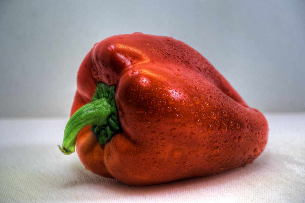 Red pepper by elementalPaul