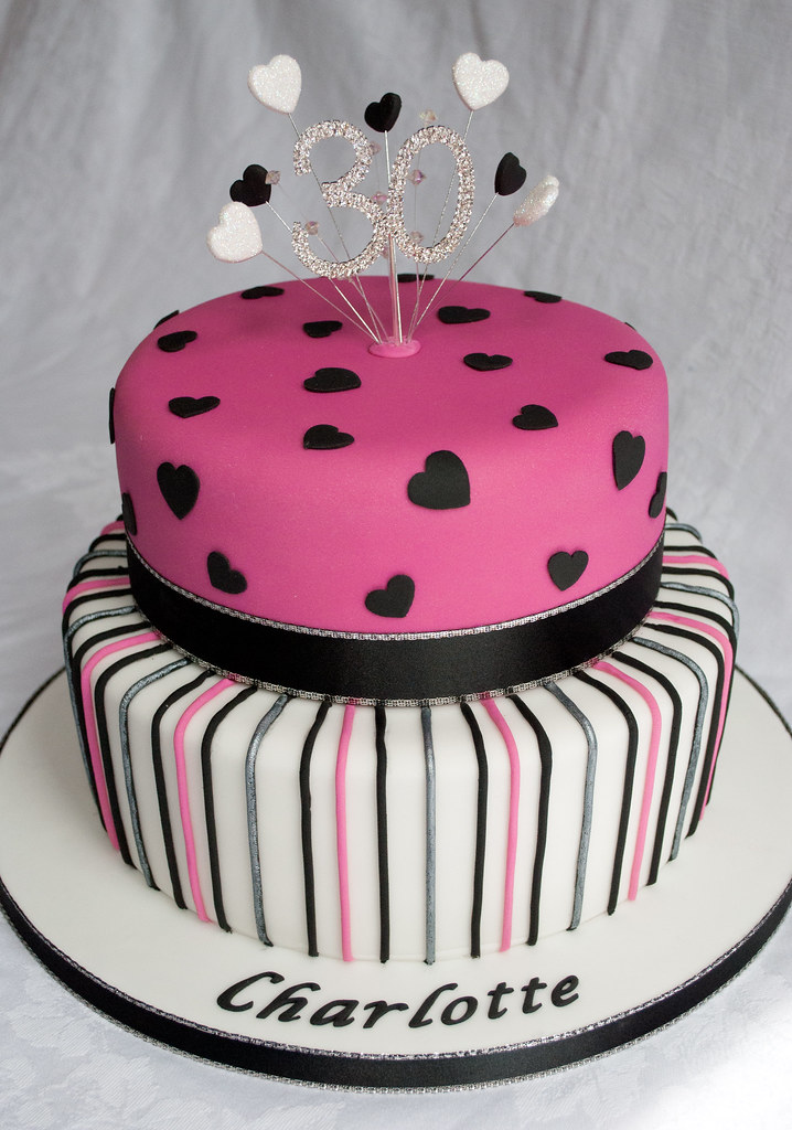 Черно розовый торт. Торт черно розовый. Яркий торт черно розовый. Черно розовое день рождение. Торт для подростка черно розовый.
