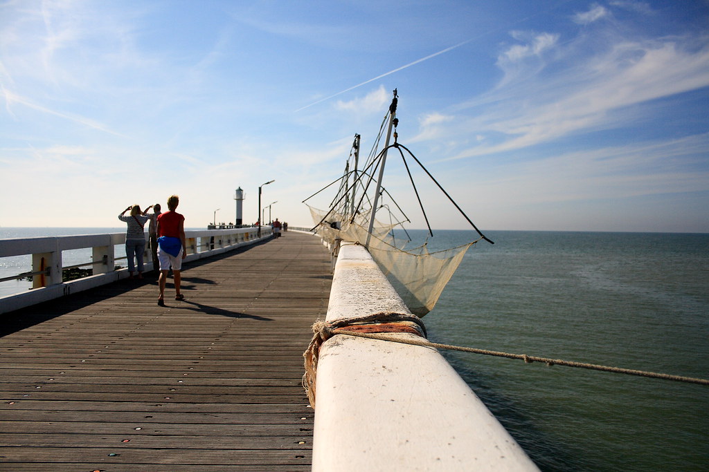 Nieuwpoort Pier, Nieuwpoort pier with fishing nets at the s…