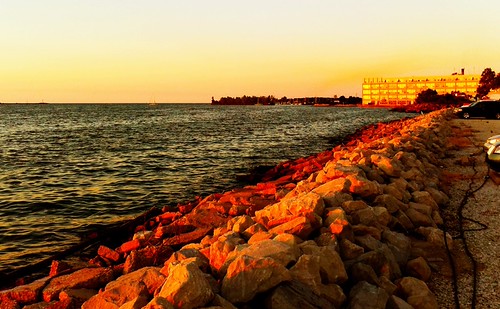 Rocks to the Quay | by daapw110