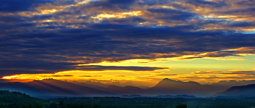 sunset sky italy mountains clouds landscape italia outdoor sunbeams friuli moruzzo