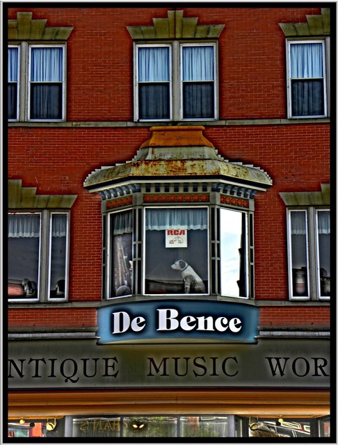 De Bence Antique Music World ~ Franklin PA
