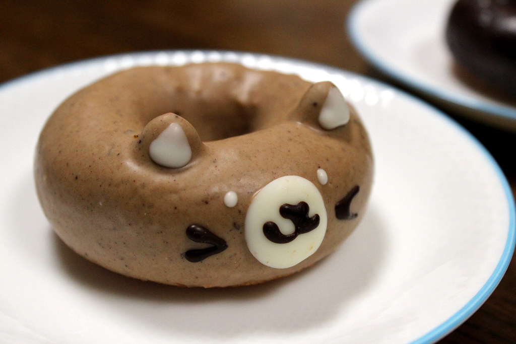 shibainu doughnut フロレスタ川崎元住吉店さんの動物ドーナツの茶柴さん。 es Flickr