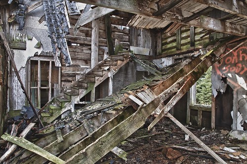 ontario abandoned kitchen rural spring timber decay ironbridge oldhouse toad collapse vandalism hdr highway17 northernontario hwy17 23136 mississagiriver daiglehouse