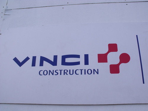 Vinci Construction UK - sign - Birmingham Children's Hospital, Lancaster Circus | by ell brown