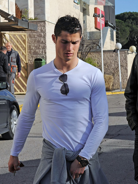 Trends-Cristiano-Ronaldo-Fashion-Style-picture