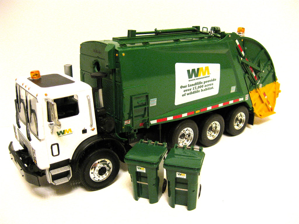 Нужен мусоровоз. Waste Management мусоровоз. Garbage Truck мусоровоз. Mack terrapro мусоровоз 8=6. Мусоровоз МБС 3401.