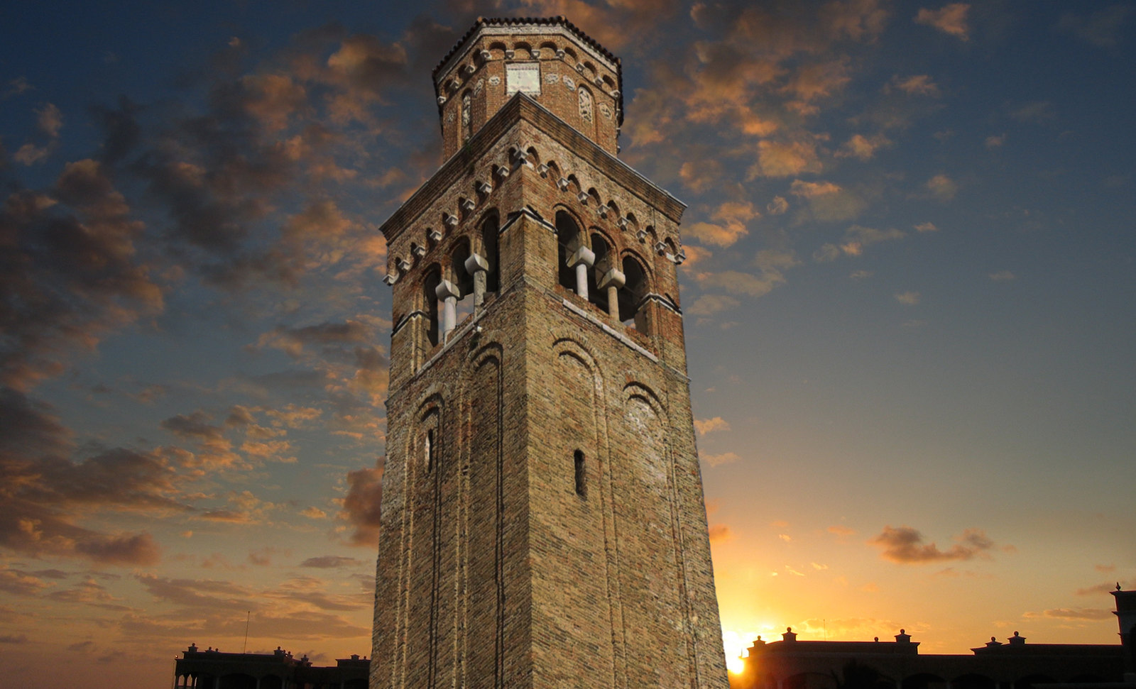 Torres legendarias / Faros, minaretes, campanarios, rascacielos