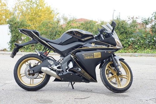 Yamaha R125 Black And Gold