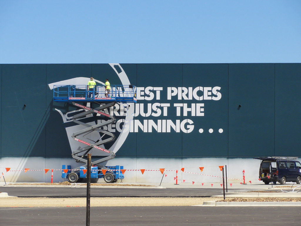 Bunnings Prospect | Slogan being painted on new Prospect War… | Flickr