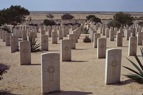 newzealand cemetery private soldier memorial war egypt foster british gunner commonwealth gravestones moke elalamein 30307 65207 nzinfantry nzartillery