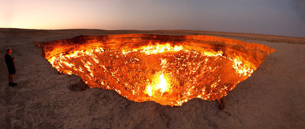 Darvaza gas crater panorama