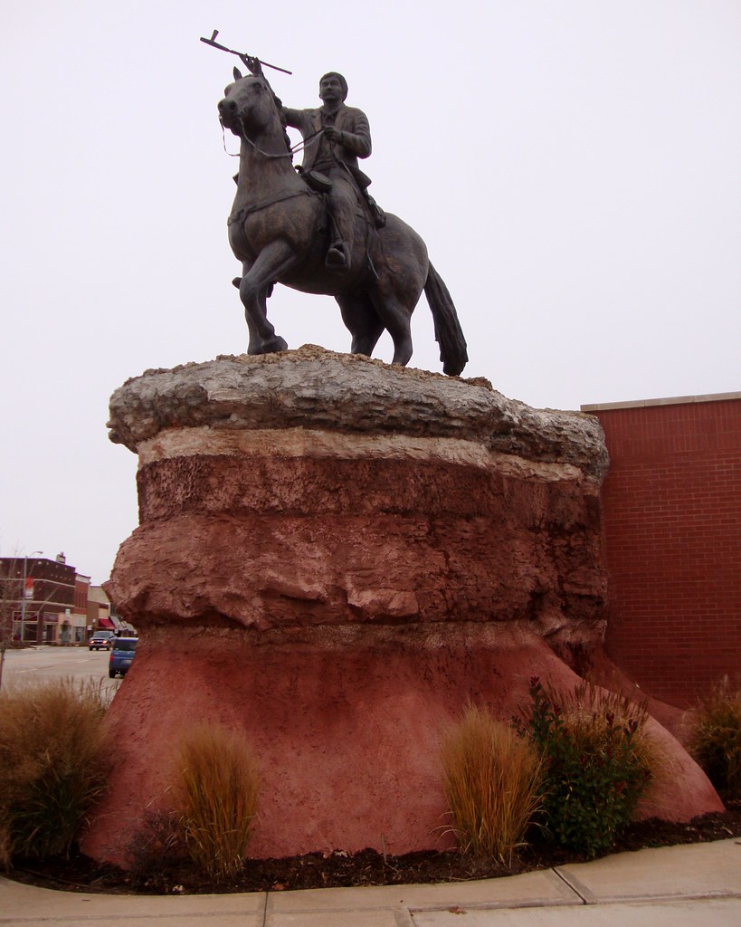 Chisholm Trail Statue (Kingfisher, Oklahoma) Kingfisher is… Flickr