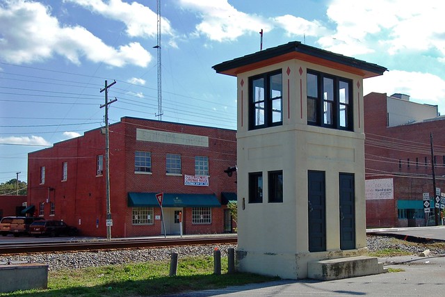Atlantic Coast Line Railroad, (CSX), North Carolina, Enfield, Watchman/Signal Tower  (14,219)