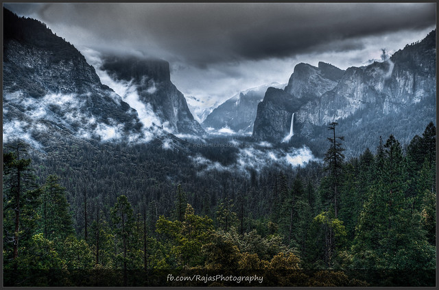 Cloud roll in the valley - Yosemite National Park