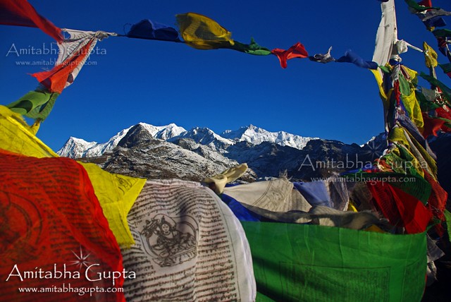 Flags & Mountains, Dzongri Top