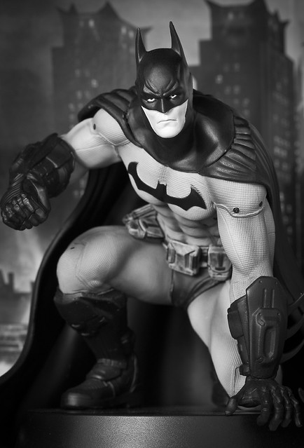 Batman:  Arkham City Collector's Edition Batman Statue