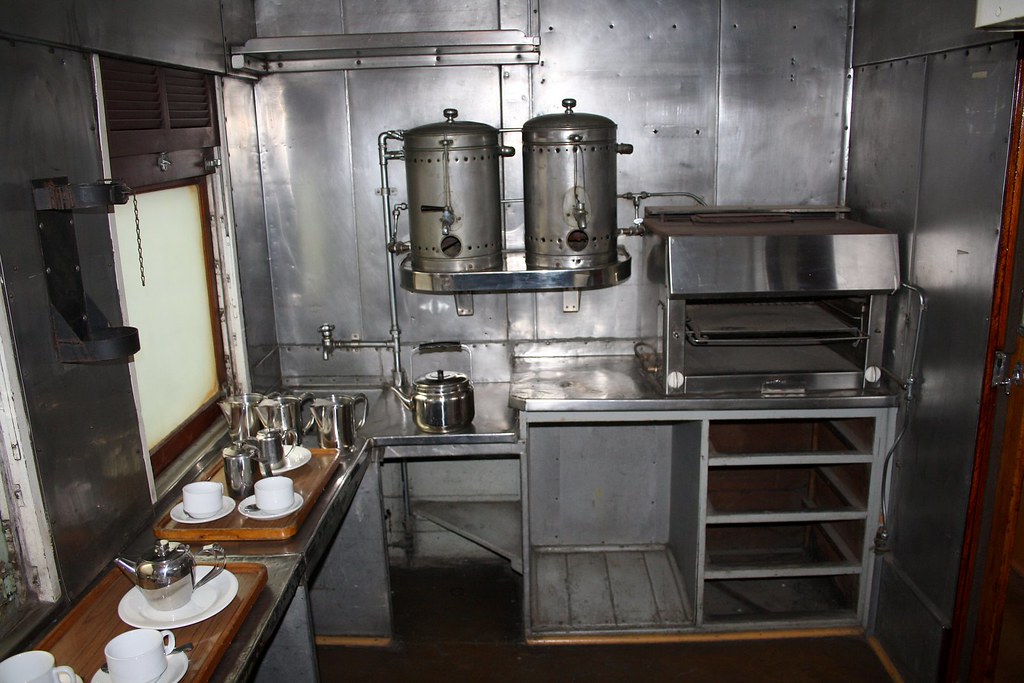 ON BOARD KITCHEN [3] | The kitchen on board a country passen ...