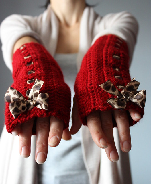 Crochet fingerless gloves Red animal print bow