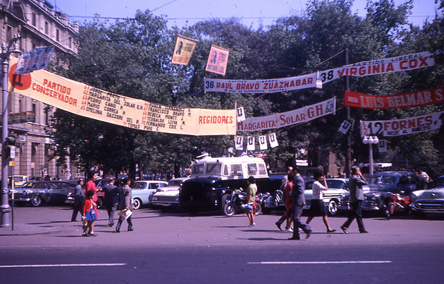 1963 ambiente de elecciones, la plaza y el guanaco ya estaba al aguaite en el centro.