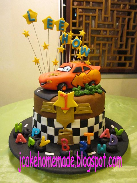 Lightning McQueen birthday cake