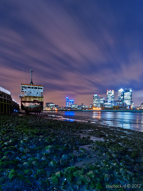Slice of Reality at night / Canary Wharf / London / eXplore #16