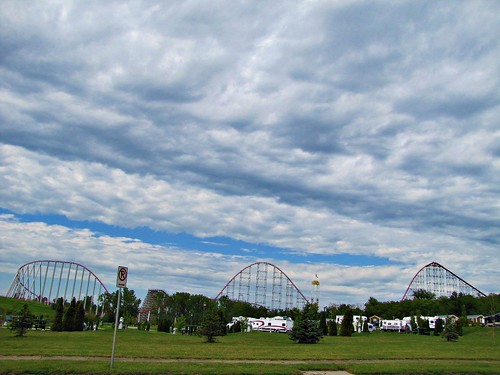 sky clouds missouri amusementpark rollercoaster kcmo worldsoffun kansascitymo