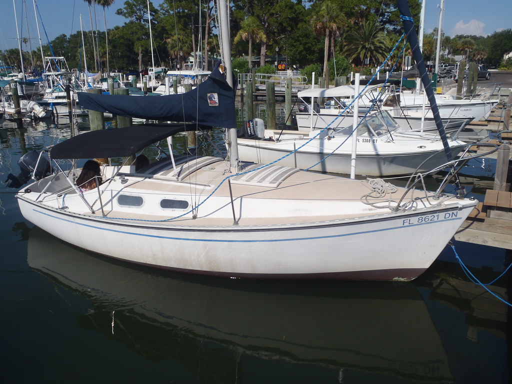 chrysler 22 sandpiper sailboat