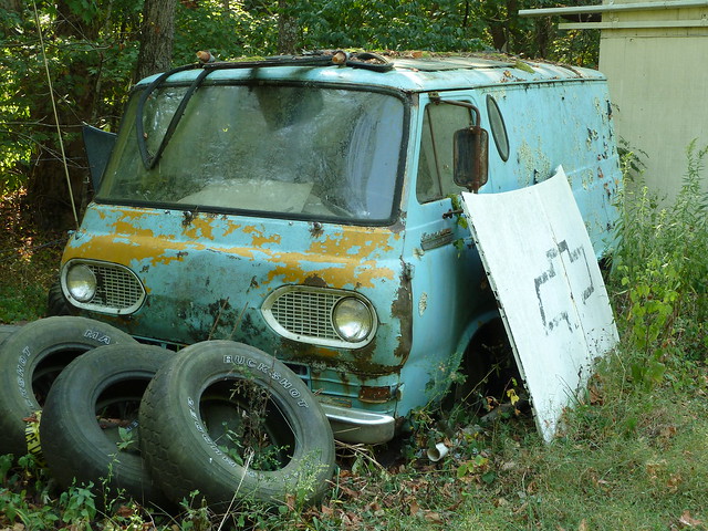 Rusty Old Ford Econoline Van '65?
