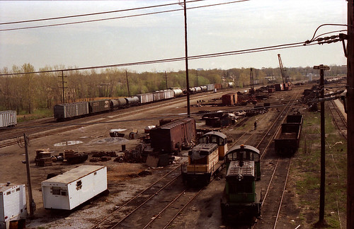 railroad trains bn brc 1989 scrapyard locomotives 505 sw1 nw2 rockwellstreetyard kedzieaveoverpass