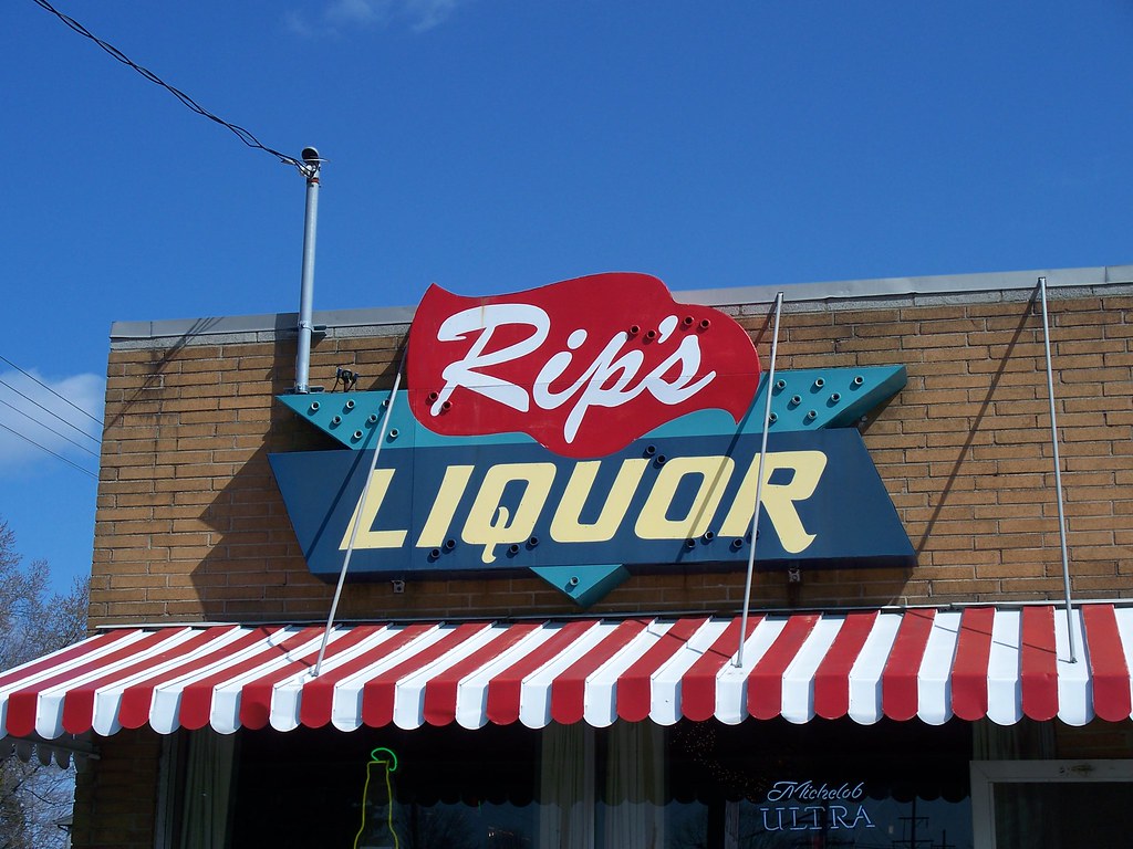 Alcoholic Ripperstore OH Struthers - Rip's Liquor | Former neon sign for Rip's Liq… | Flickr