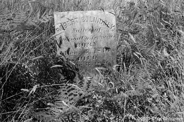 The Grave of Robert B. Lindsey - Evergreen Cemetery - Olympus 35SP - Acros 100