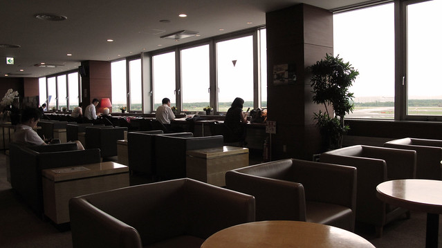 Lounge for Gold Card members - New Chitose Airport Terminal.