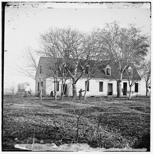 Dutch Gap, Virginia (vicinity). Deserted farm house near Dutch Gap canal (LOC) | by The Library of Congress