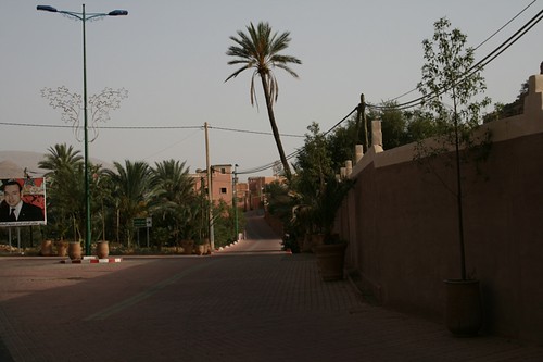 2011-08-05-17-51-02_maroc_tiznit-tafraoute by azroultp, Map it: <a href="http://www.robogeo.com/Flickr2Map/" rel="nofollow">Google Earth</a> | <a href="http