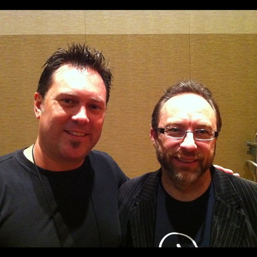 Hanging with Jimmy Wales at #et11 | Aaron Strout | Flickr