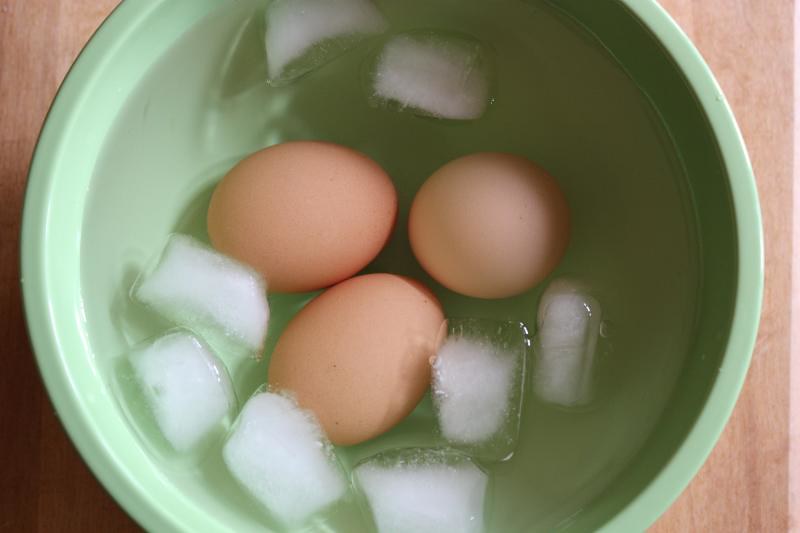 hard-boiled-eggs-ice-bath