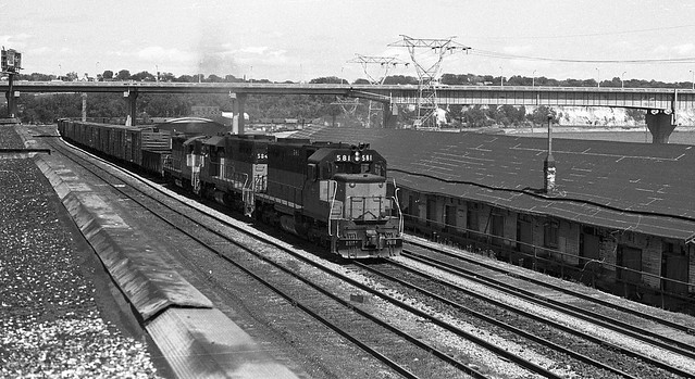 1978_33_013 .. Milwaukee Road train passes SPUD in 1978