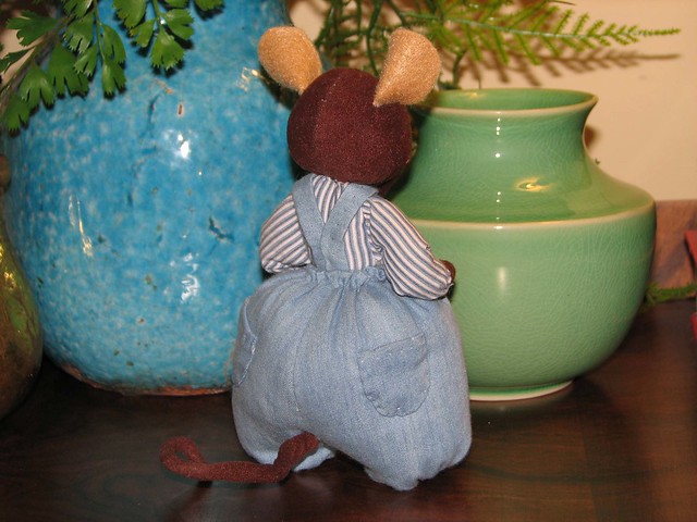 Brambly Hedge Best Man back view