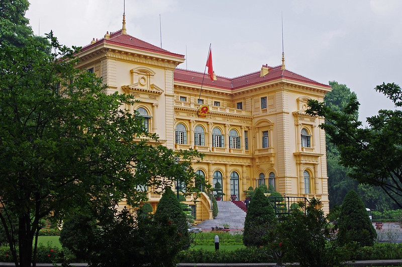 presidential palace of hanoi