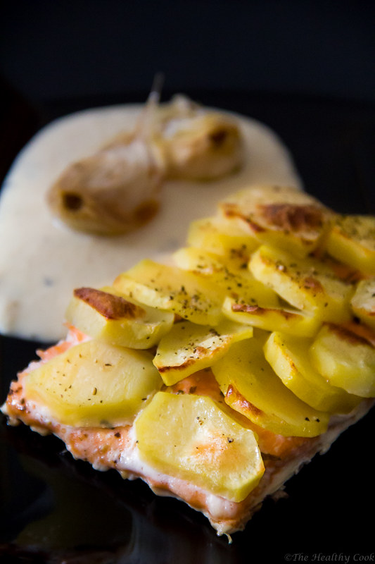 Salmon with Potatoes, Roasted Garlic & Tarragon Sauce – Σολομός με Πατάτες, Ψητά Σκόρδα & Σάλτσα Εστραγκόν