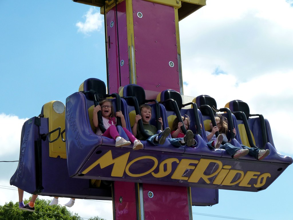 Mose ride | And the kiddies loved this! Goes up then drops a… | Flickr