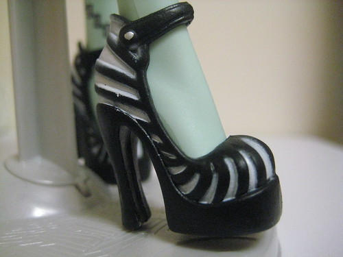 Monster High - Frankie Stein Shoes | Just decided to take a … | Flickr