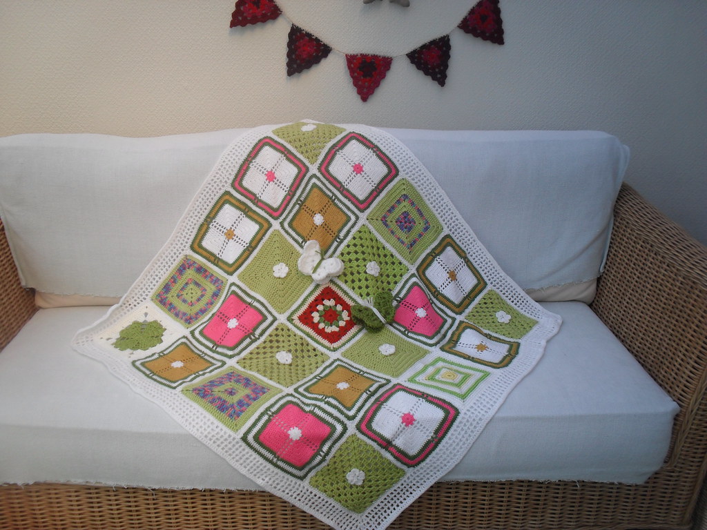 I love Pink and Green. these Squares are gorgeous!